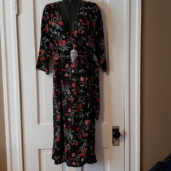 Love Sadie Dresses & Skirts - Dress size L